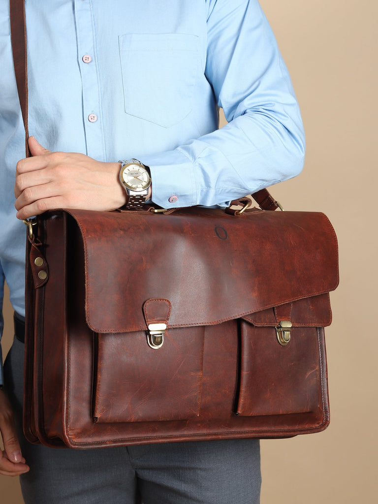 How to Style a Messenger Laptop Bag in 2025: Timeless Looks with a Modern Edge