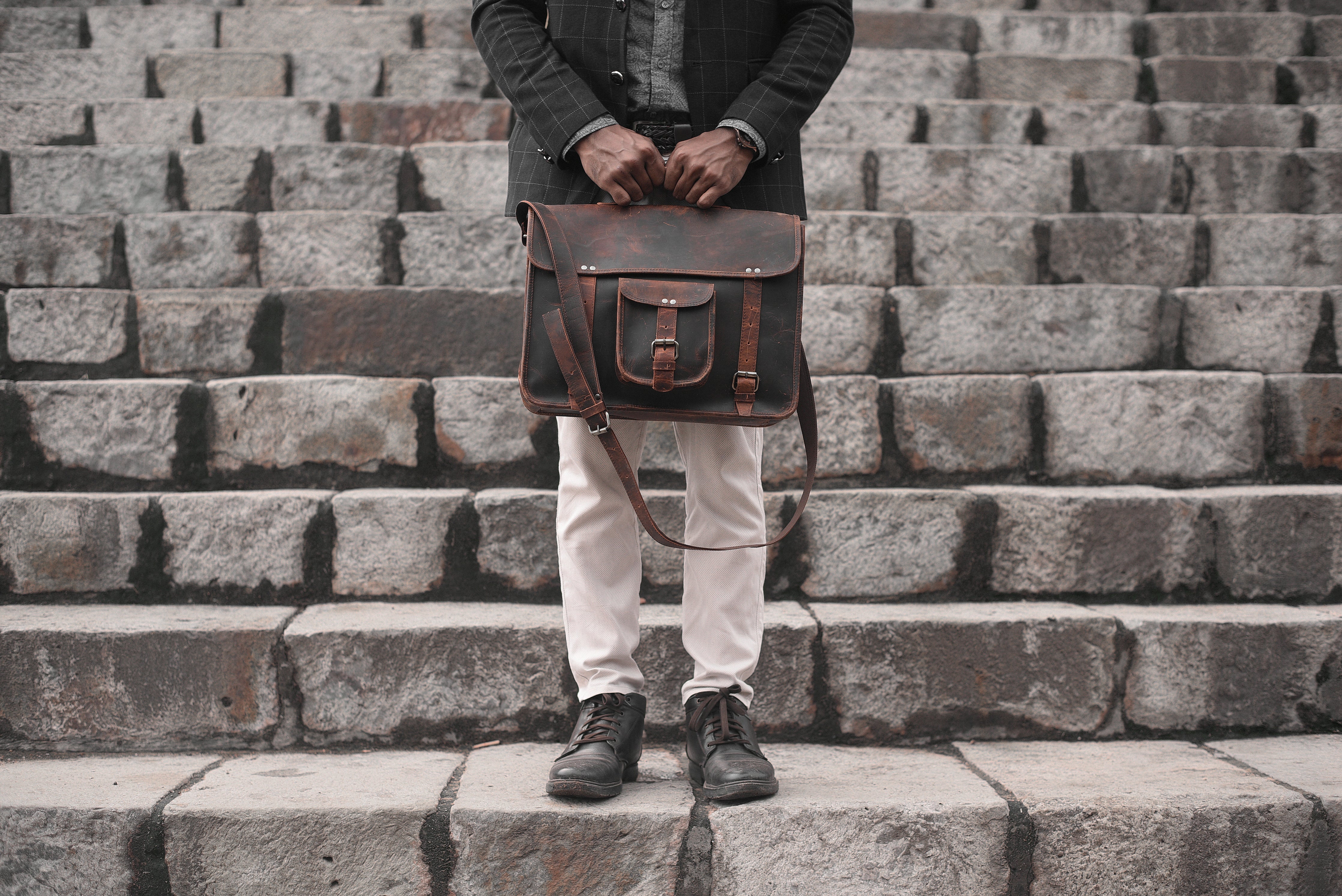 Buffalo Jackson Roosevelt Buffalo Leather Travel Duffle Bag Review - The  Modest Man